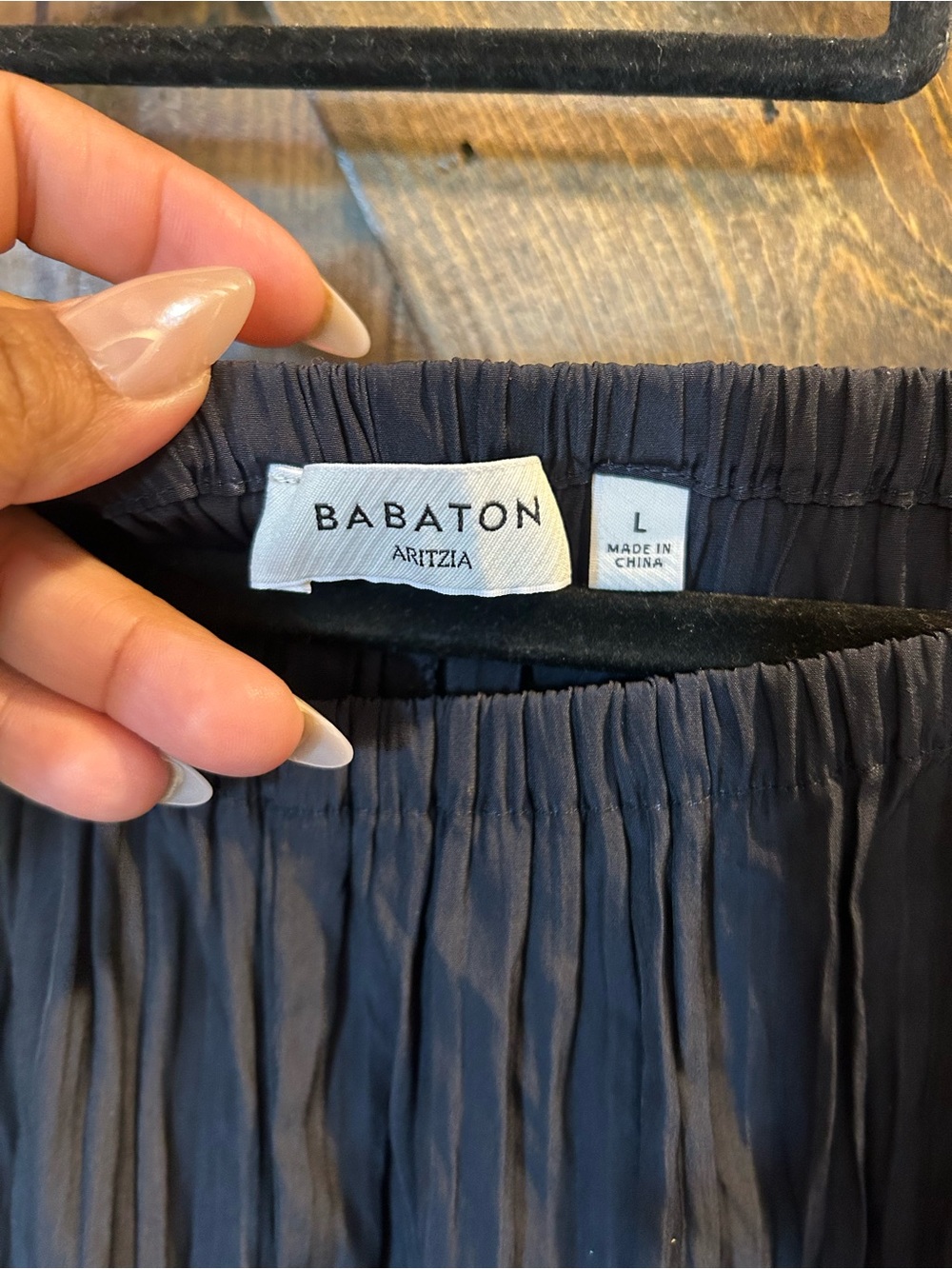 Aritzia Babaton Pleated Wide-Leg Pants in Navy size L